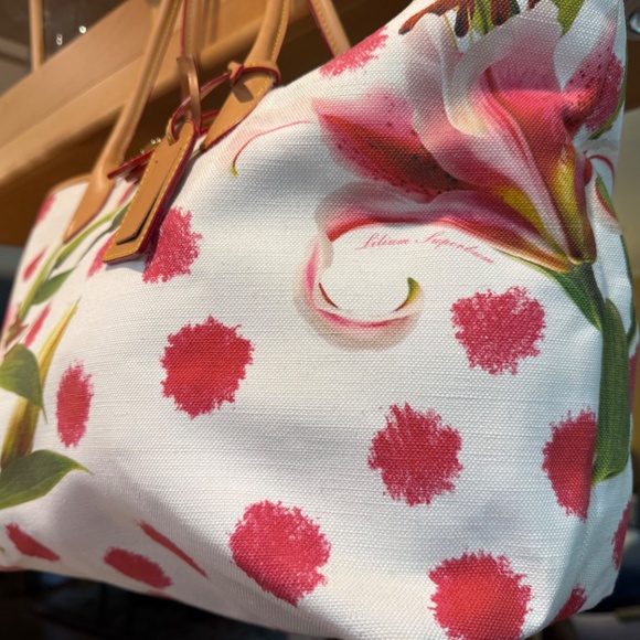 Dooney & Bourke - Picture 13 of 16